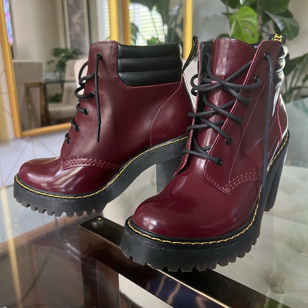 Dr. Martens Persephone